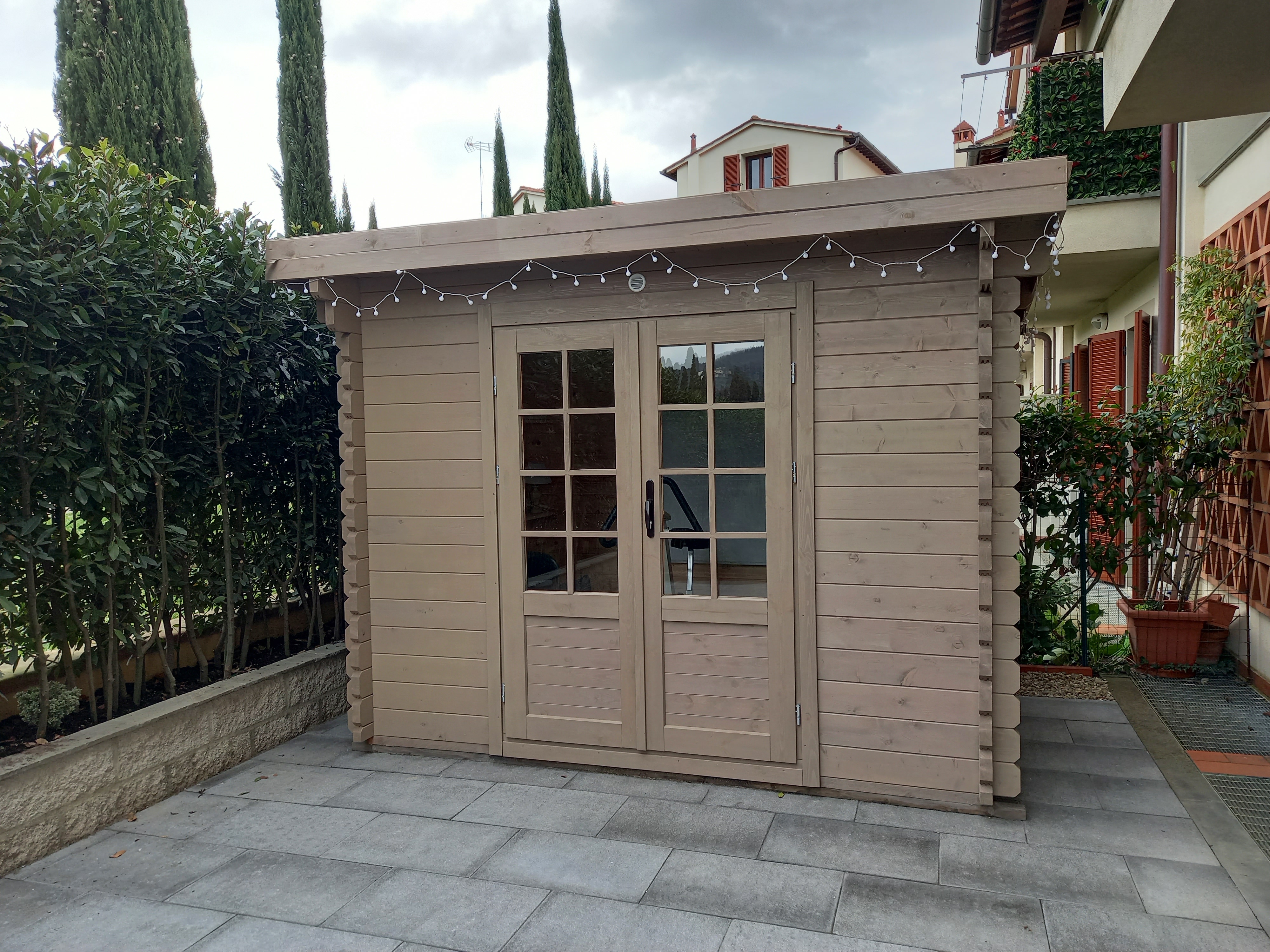 casette in legno come mini biblioteche per adulti e bambini