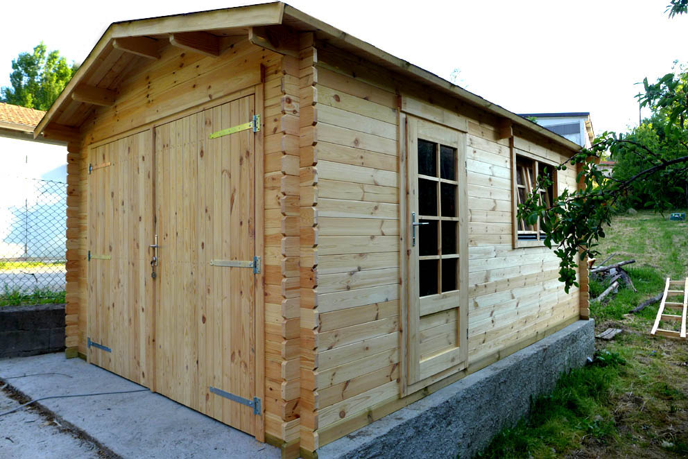 garage in legno prefabbricati per l’automobile