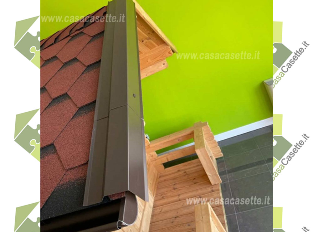 Esempio di lattoneria per casette in legno