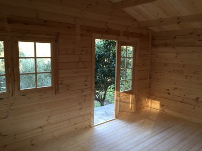 Come preparare il terreno per installare una casetta in legno