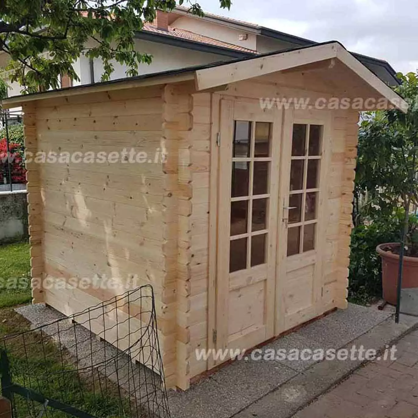 platea in calcestruzzo per casetta in legno