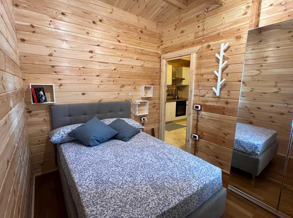 Camera da letto casetta abitabile in legno