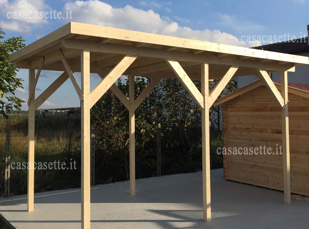 Carport in legno massello per protezione estiva veicoli