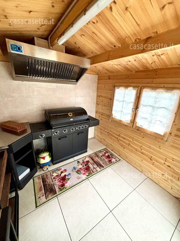 cucina nella casetta di legno