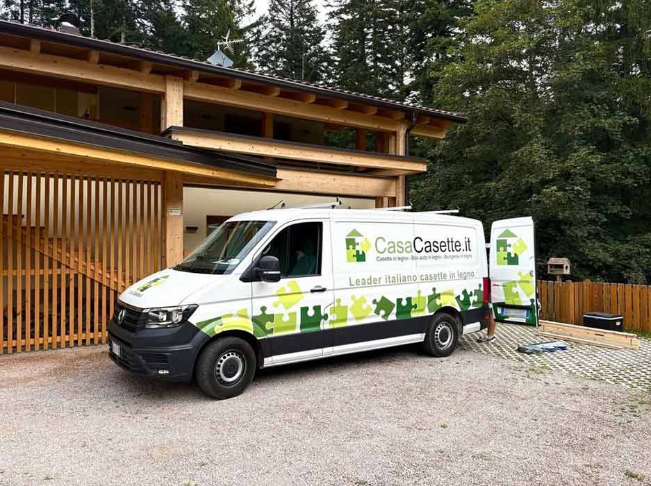 Furgone compatto consegna e montaggio