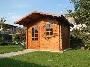 Casetta modello Verona misure 3x25 finestra scuretto