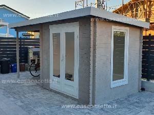 Casetta in legno modello Piacenza misure 3x25 + portic. 25