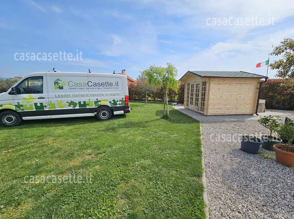 Casetta Bologna 3x3 verde Casetta modello Bologna 3x3 verde tegole canadesi