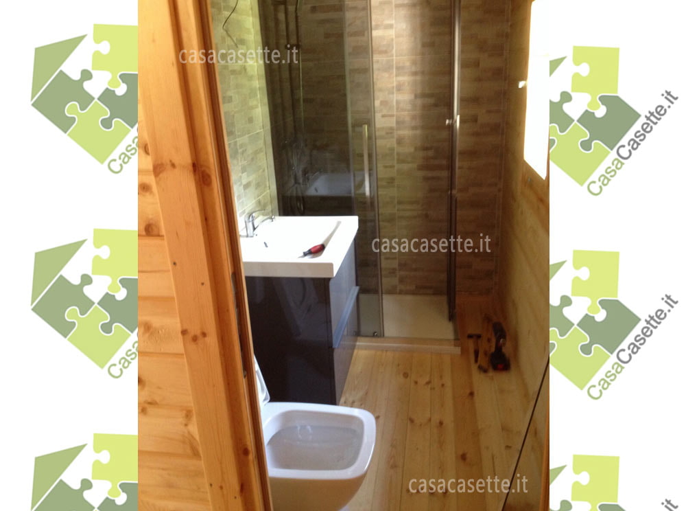 Casetta Bolzano 6x6 interno Casetta Bolzano 6x6 interno bagno