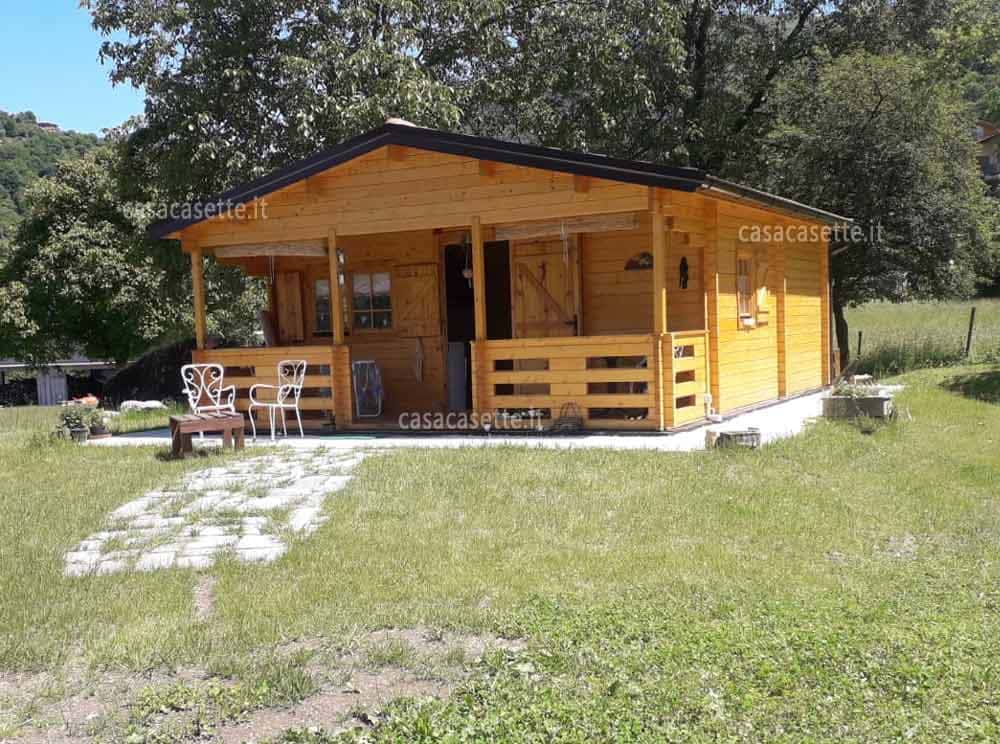 Casetta Bolzano 6x6 miele Casetta modello Bolzano 6x6 miele impregnante