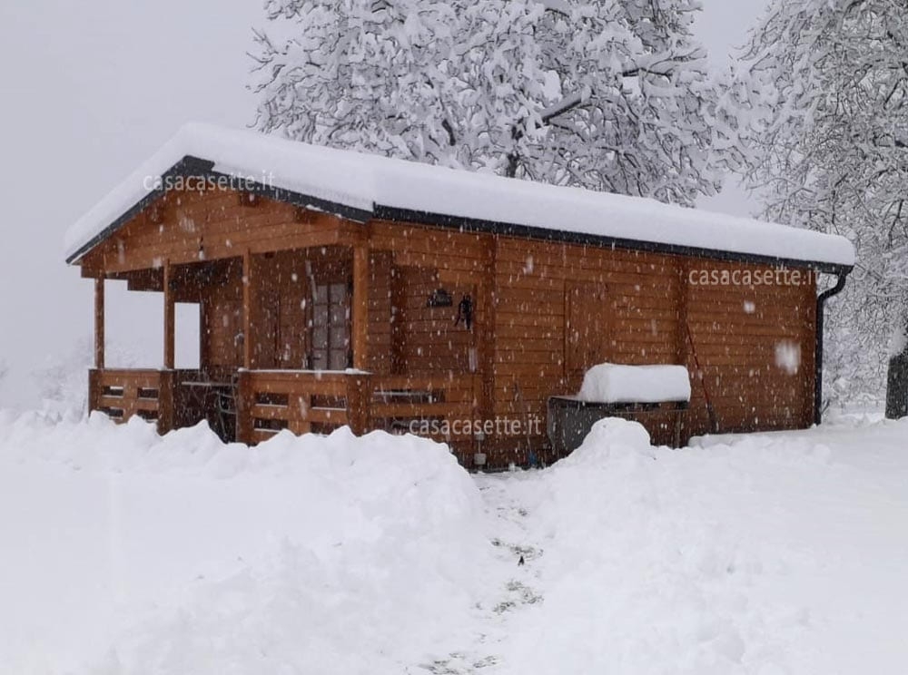 Casetta Bolzano 6x6 neve Casetta modello Bolzano 6x6 neve tetto