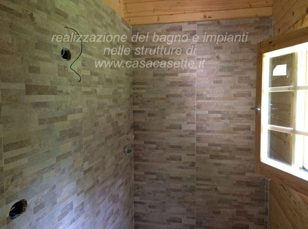 Casetta Bolzano 6x6 parete Casetta modello Bolzano 6x6 parete bagno