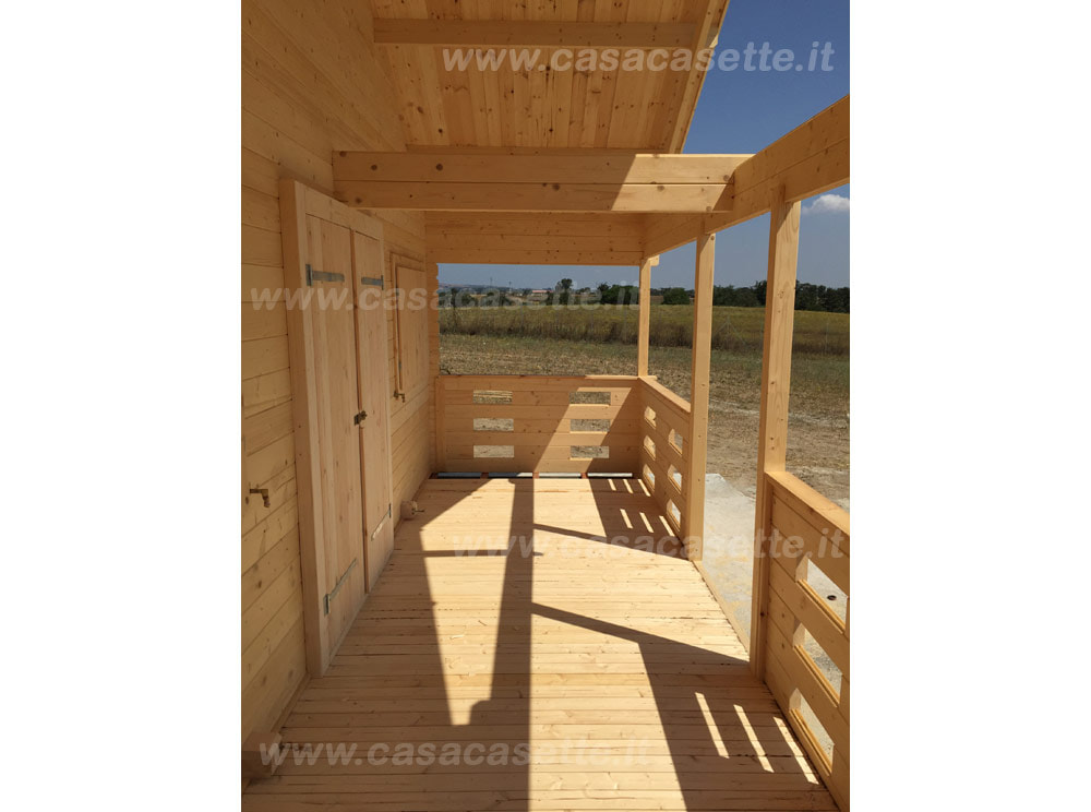 Casetta Brescia 6x6 veranda Casetta modello Brescia 6x6 veranda esterna