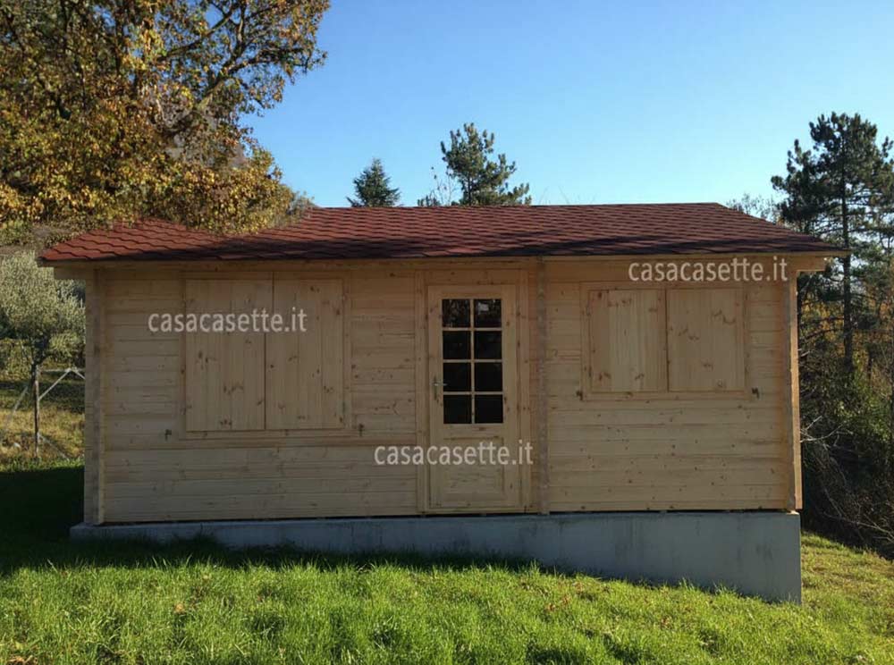 Casetta modello Cuneo 6x52 tegole rosse canadesi