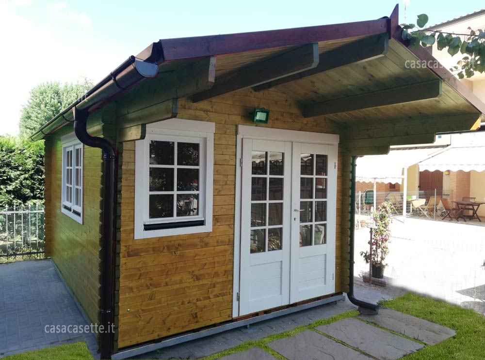 Casetta Latina 3x4 serramenti Casetta Latina 3x4 serramenti bianchi