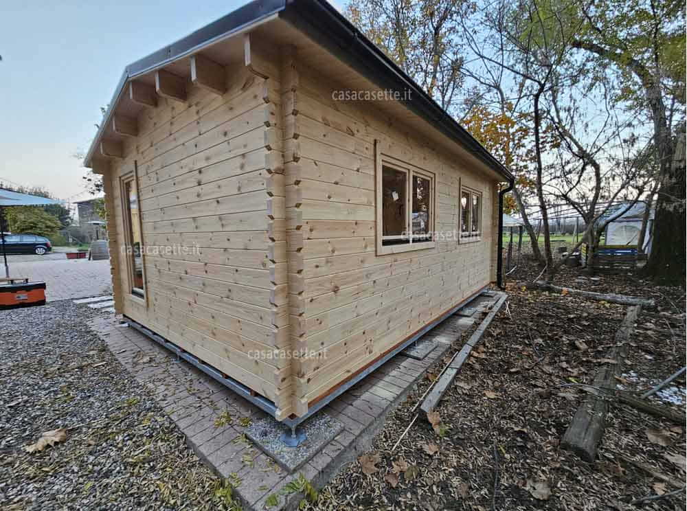 Casetta Lucca 6x4 dietro Casetta modello Lucca 6x4 dietro grondaia