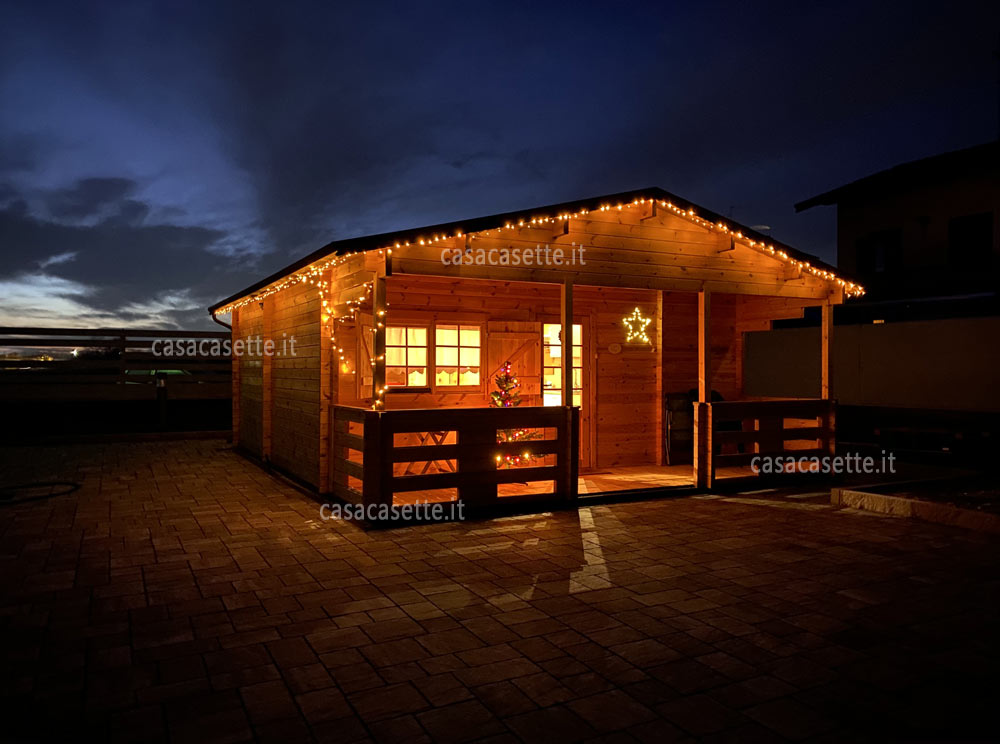 Casetta Merano 6x6 V.1 V.2 esterno Casetta modello Merano 6x6 V.1-V.2 esterno veranda