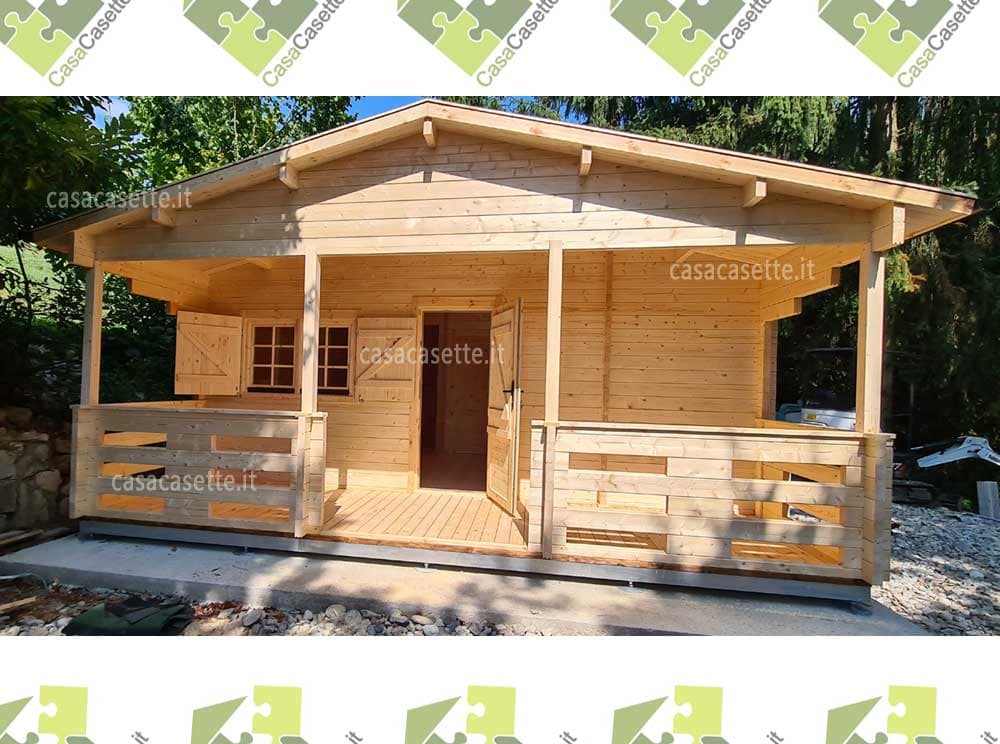 Casetta Merano 6x6 V.1 V.2 portico Casetta modello Merano 6x6 V.1-V.2 portico esterno