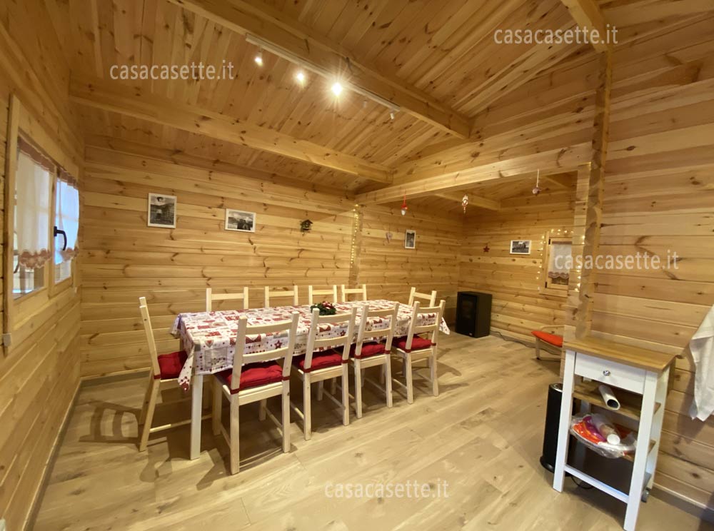 Casetta Merano 6x6 V.1 V.2 sala pranzo Casetta modello Merano 6x6 V.1-V.2 sala pranzo