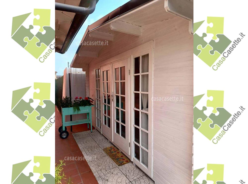 Casetta modello Bologna 4x3 bianco colore Casetta modello Bologna 4x3 bianco colore