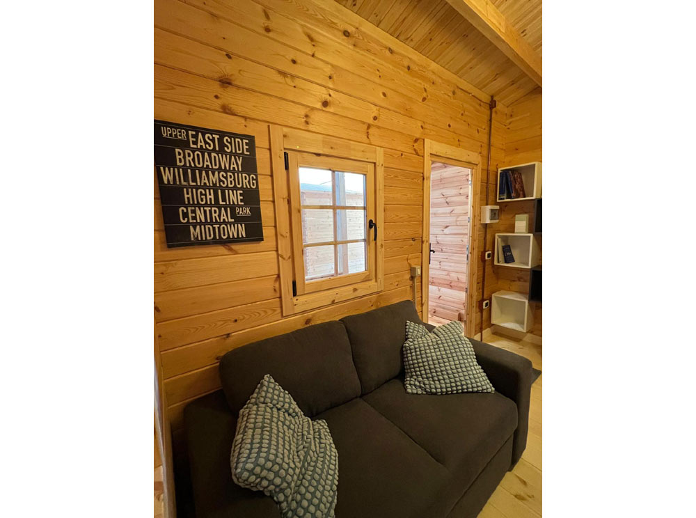 Casetta Monza 62x47 divano Casetta modello Monza 62x47 divano arredo