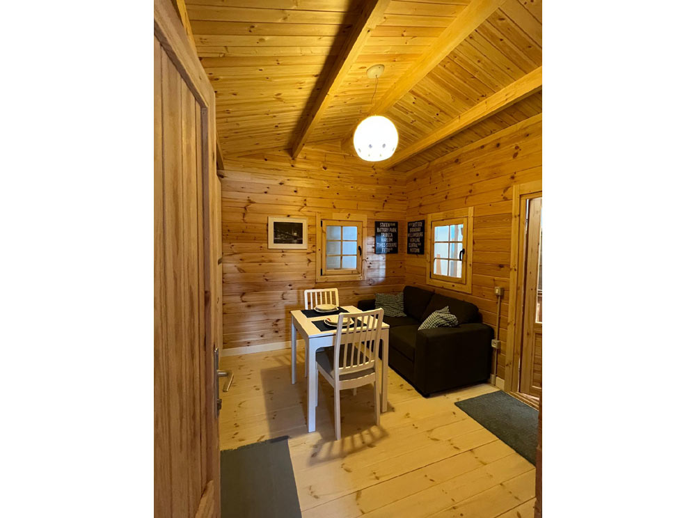 Casetta Monza 62x47 interno Casetta modello Monza 62x47 interno arredo