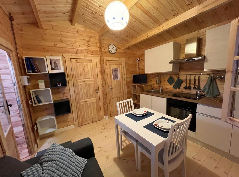 Casetta Monza 62x47 sala Casetta modello Monza 62x47 sala pranzo