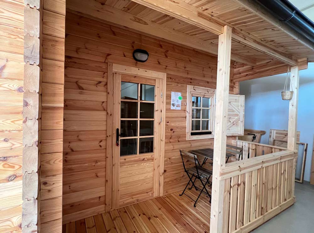 Casetta Monza 62x47 veranda Casetta modello Monza 62x47 veranda coperta