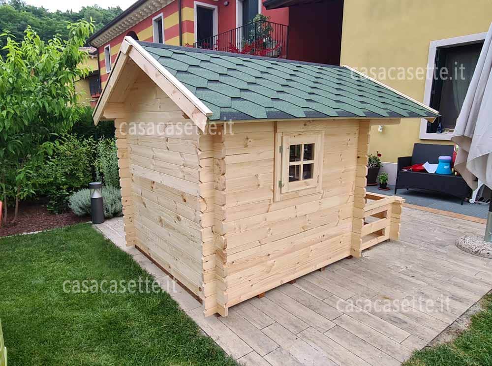 Casetta modello per bambini 182x254 dietro tegole