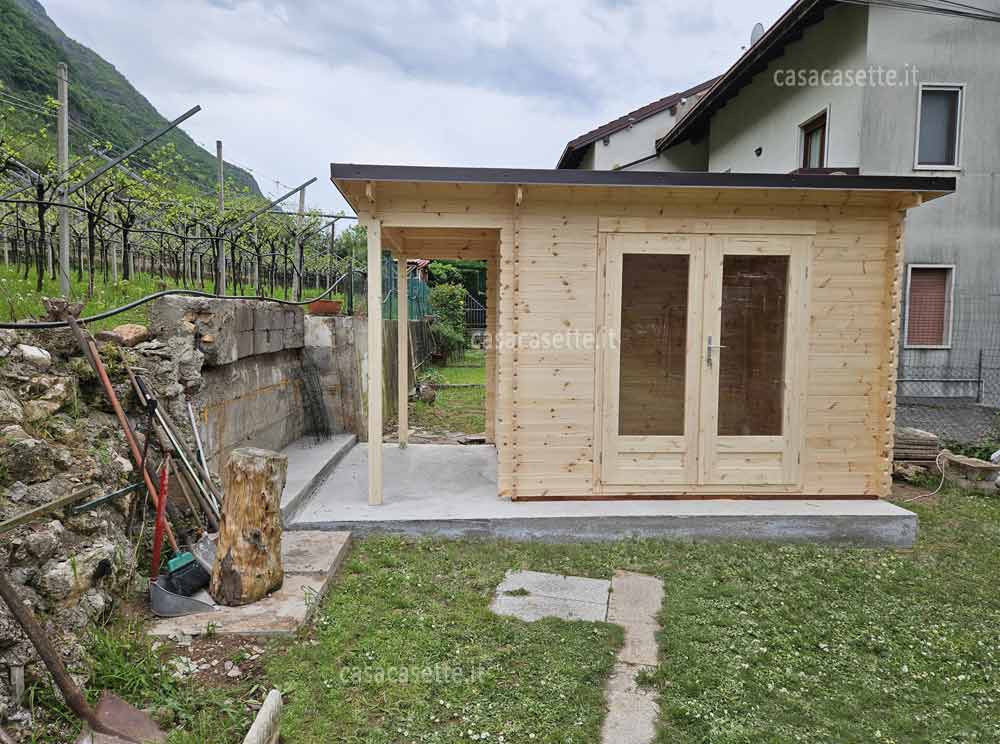 Casetta Pesaro 3x25 + portic. 1 accessorio Casetta modello Pesaro 3x25 + portic. 1 accessorio scossaline