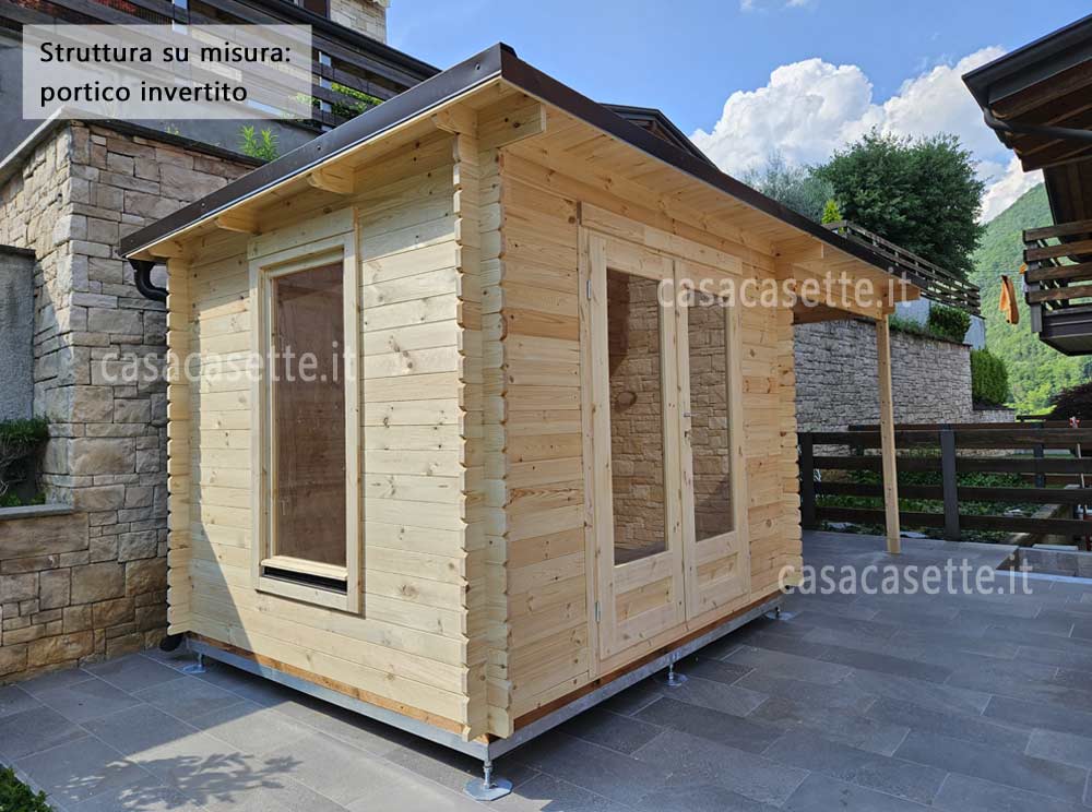 Casetta modello Piacenza 3x25 + portic. 25 capovolta lato opposto