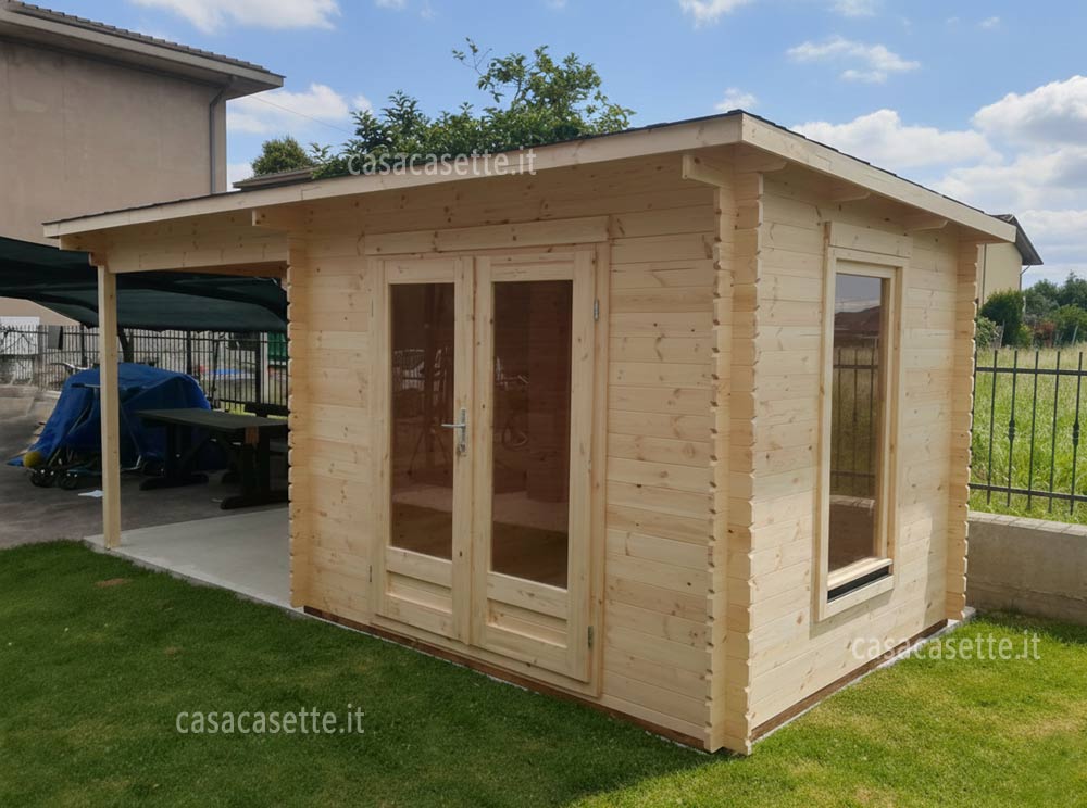 Casetta modello Piacenza 3x25 + portic. 25 naturale massello