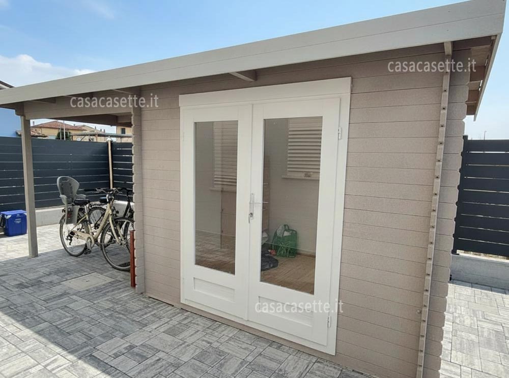 Casetta modello Piacenza 3x25 + portic. 25 smalto serramenti