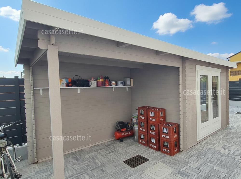 Casetta modello Piacenza 3x25 + portic. 25 smalto serramento bianco