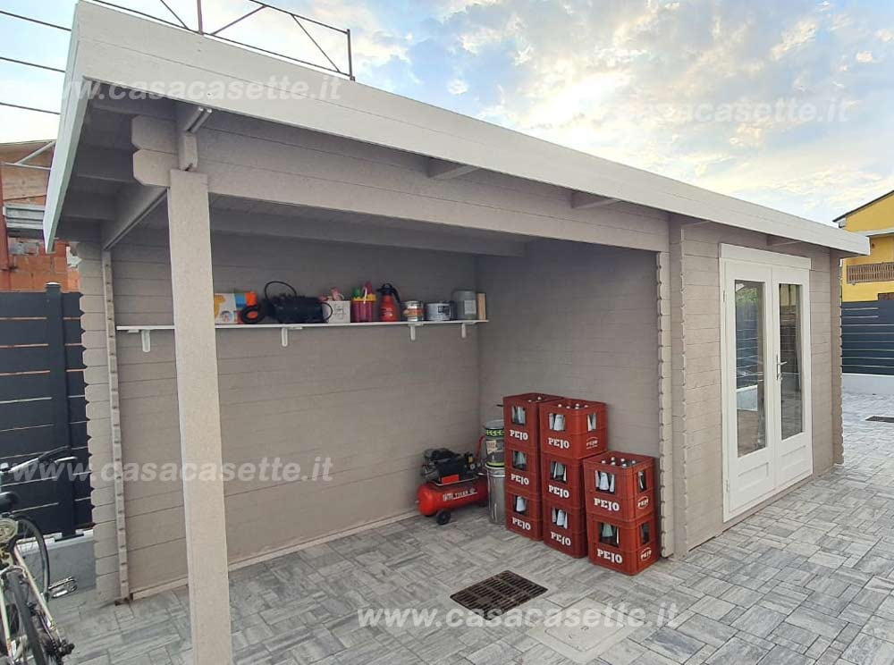 Casetta Piacenza 3x25 + portic. 25 smalto Casetta modello Piacenza 3x25 + portic. 25 smalto bianco