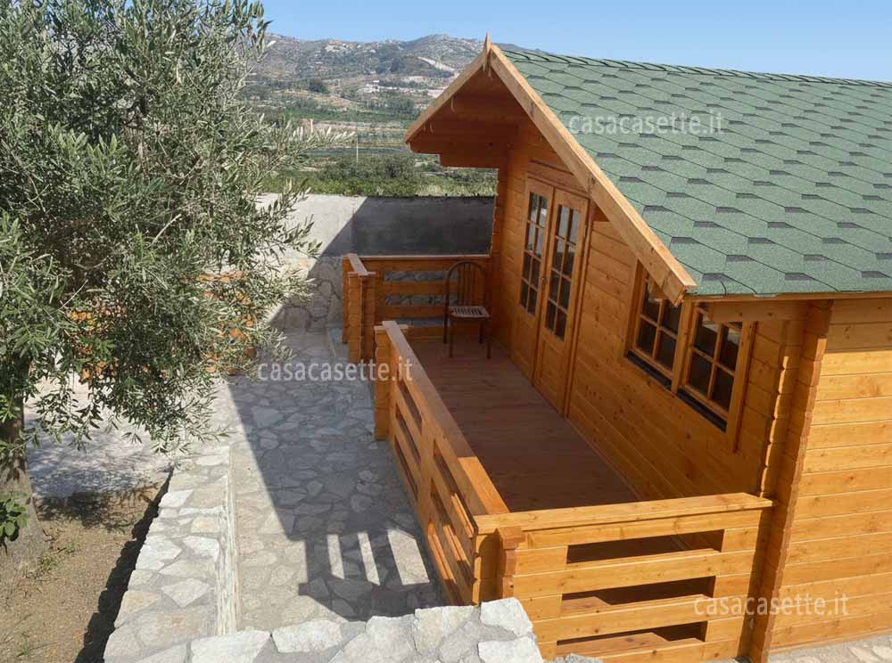 Casetta modello Pordenone 5x5 tegole verdi canadesi