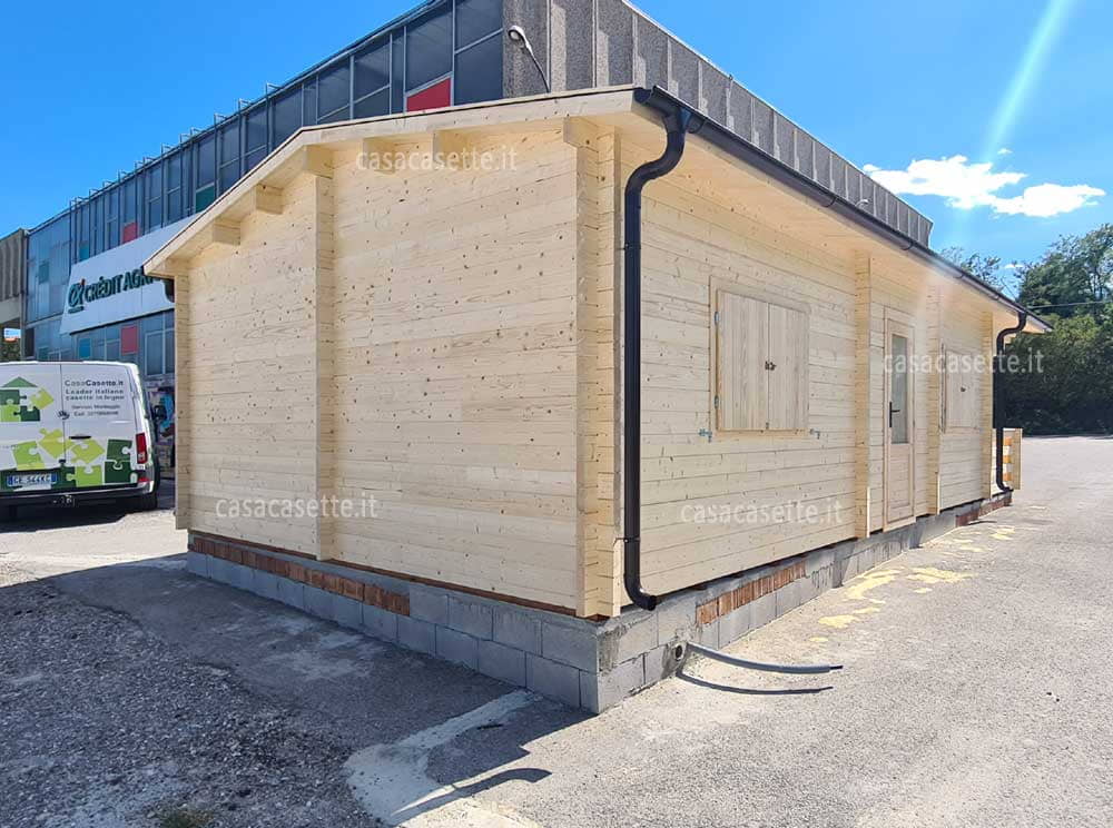 Casetta Puglia 5x10 profilo Casetta modello Puglia 5x10 profilo grondaia