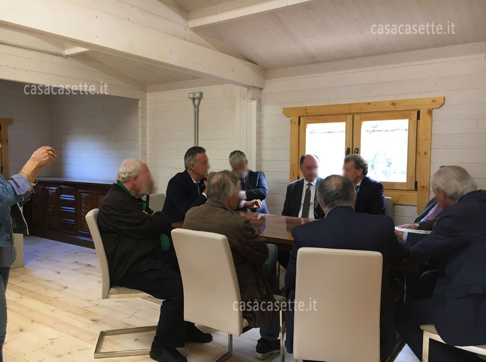 Casetta modello Siena 12x7 interno tavolo