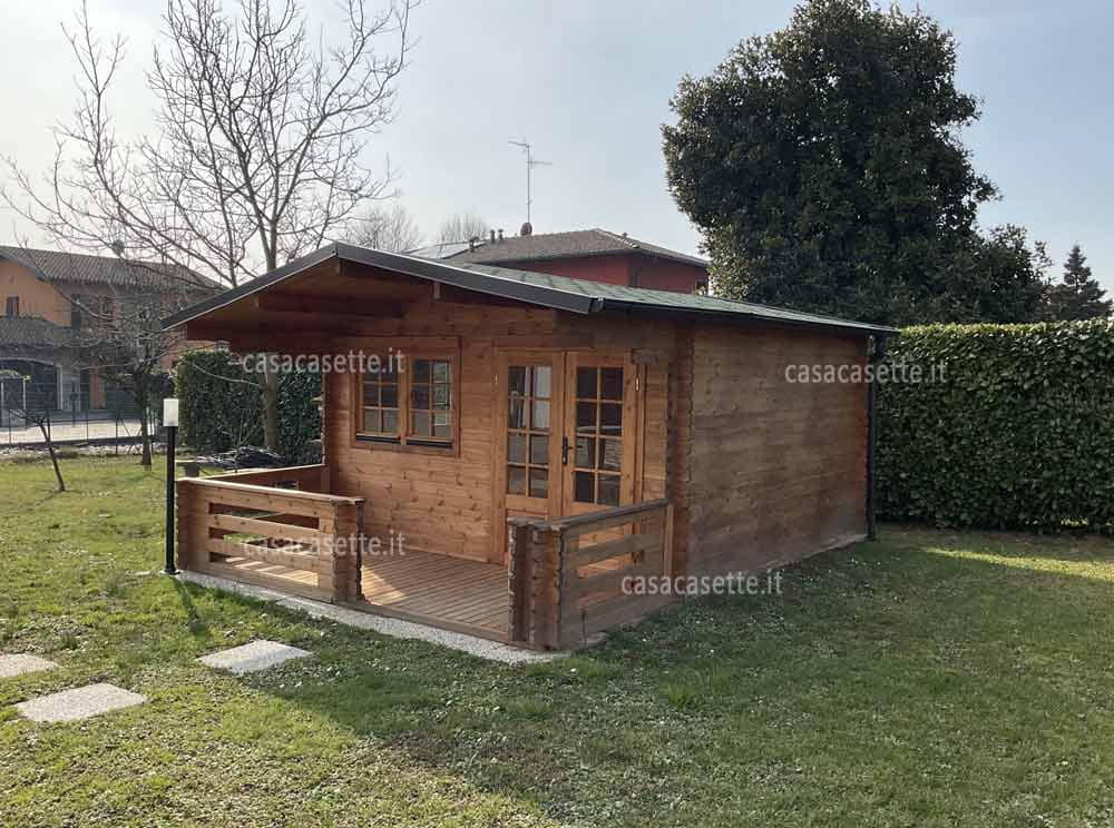 Casetta Trieste 4x4 noce Casetta modello Trieste 4x4 noce chiaro