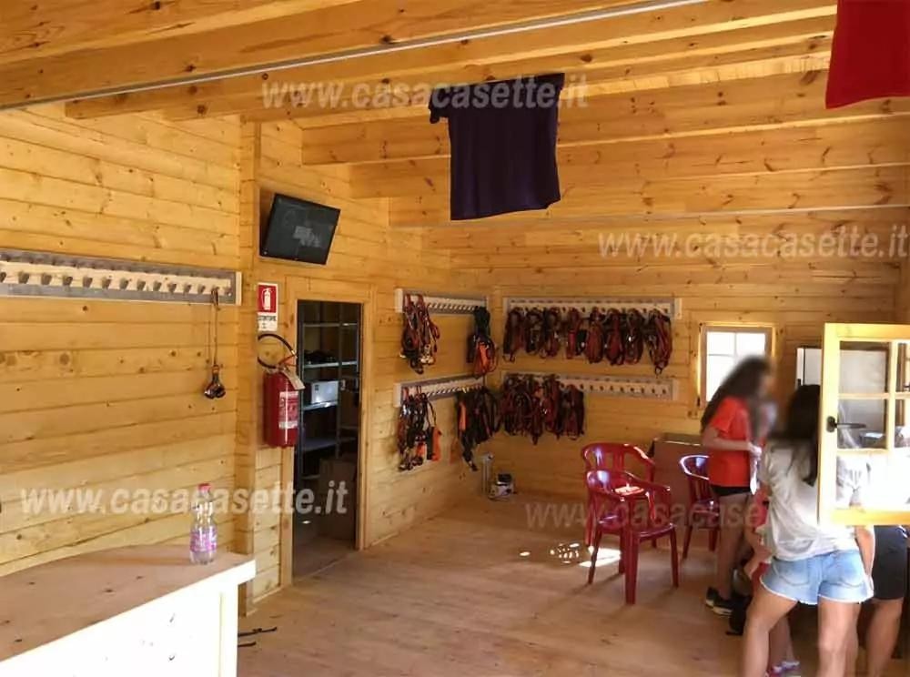 Clubhouse modello 8x6 vani 4 interni pareti