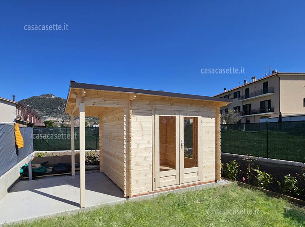 Casetta in legno modello Pesaro misure 3x25 + portic. 1